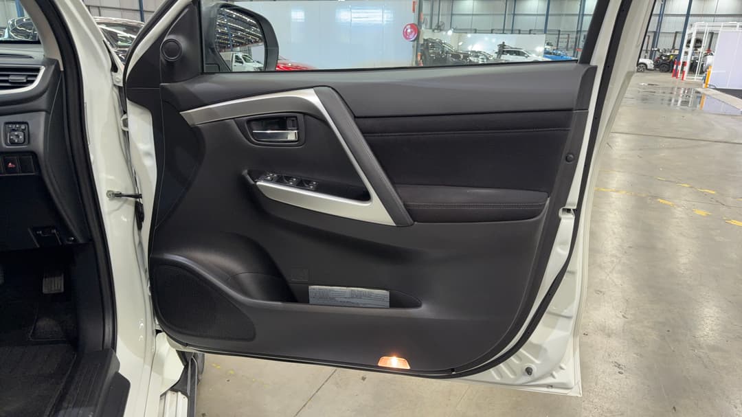 2022 Mitsubishi Pajero Sport Gls (4WD) 7 Seat, Automatic, 61250 km, Speaker View