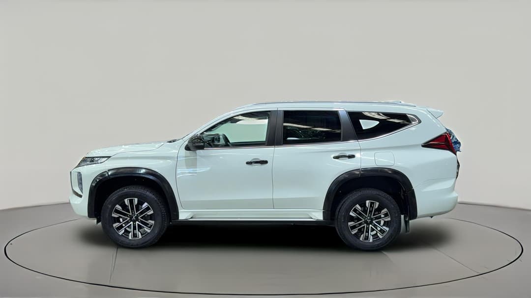 2022 Mitsubishi Pajero Sport Gls (4WD) 7 Seat, Automatic, 61250 km, Left Side View