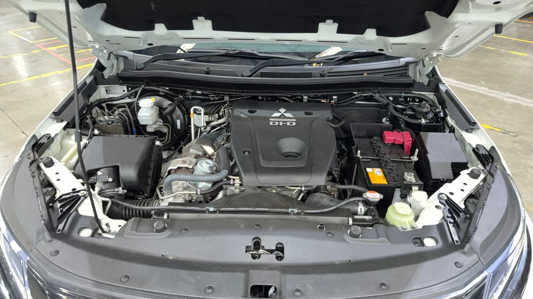2022 Mitsubishi Pajero Sport Gls (4WD) 7 Seat, Automatic, 61250 km, Open Bonnet (Engine)