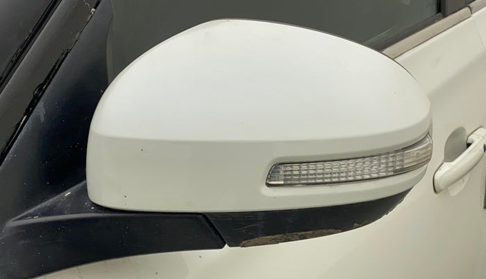 2020 Maruti Vitara Brezza VXI, Petrol, Manual, 46,950 km, Left rear-view mirror - Indicator light has minor damage