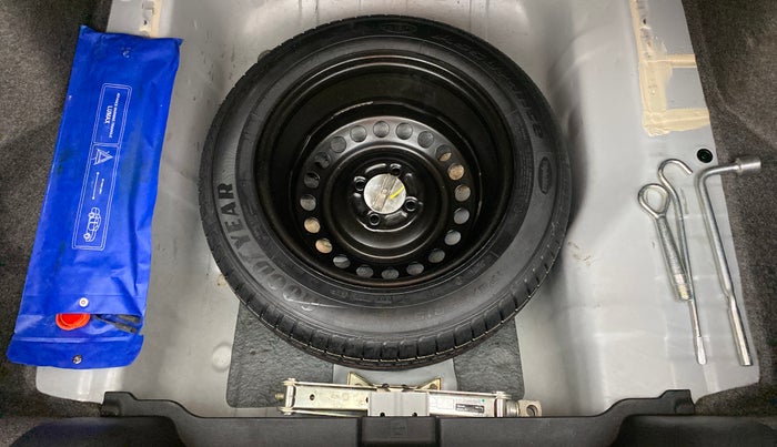 2015 Honda City VX MT PETROL, Petrol, Manual, 30,728 km, Spare Tyre