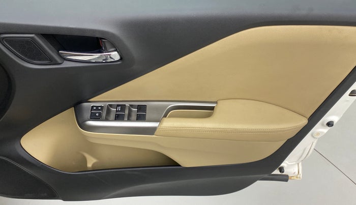 2015 Honda City VX MT PETROL, Petrol, Manual, 30,728 km, Driver Side Door Panels Control
