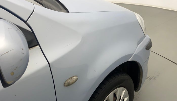 2012 Toyota Etios Liva G, Petrol, Manual, 52,656 km, Right fender - Paint has minor damage