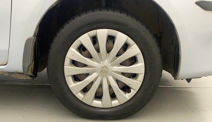2012 Toyota Etios Liva G, Petrol, Manual, 52,656 km, Right Front Wheel