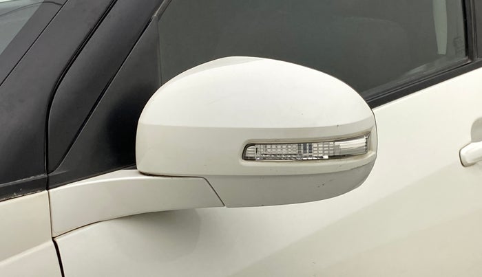 2016 Maruti Swift ZXI D, Petrol, Manual, 50,619 km, Left rear-view mirror - Minor scratches