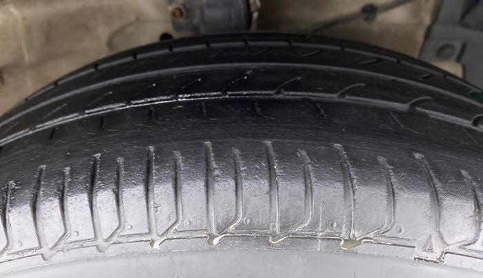 2015 Maruti Swift Dzire ZDI, Diesel, Manual, 89,680 km, Right Front Tyre Tread