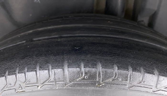 2015 Maruti Swift Dzire ZDI, Diesel, Manual, 89,680 km, Left Rear Tyre Tread