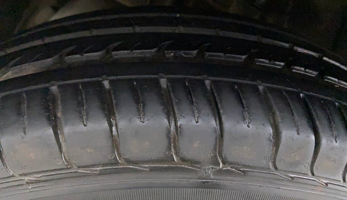 2018 Tata NEXON XM 1.5, Diesel, Manual, 30,616 km, Right Rear Tyre Tread
