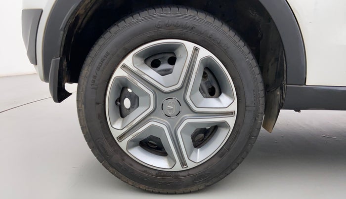 2018 Tata NEXON XM 1.5, Diesel, Manual, 30,616 km, Right Rear Wheel
