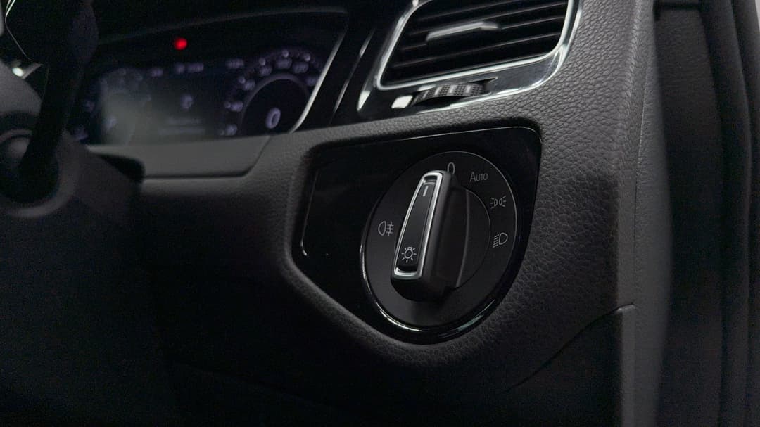 2018 Volkswagen Golf R, Automatic, 97822 km, Utility Switches/Buttons
