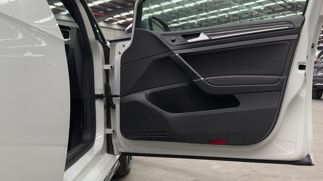 2018 Volkswagen Golf R, Automatic, 97822 km, Speaker View