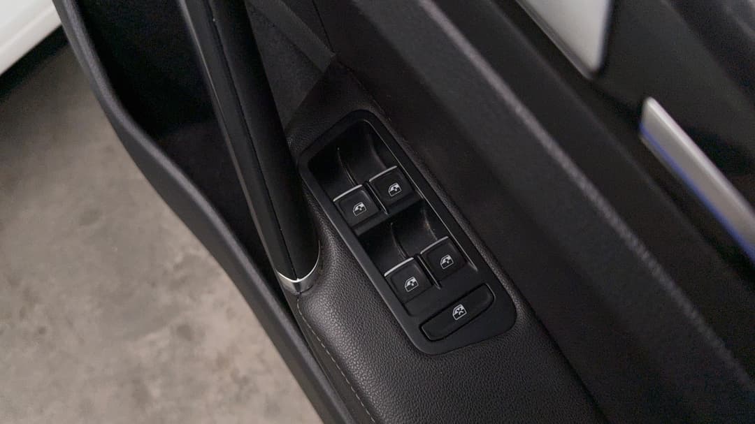2018 Volkswagen Golf R, Automatic, 97822 km, Drivers Side Door Panel Controls