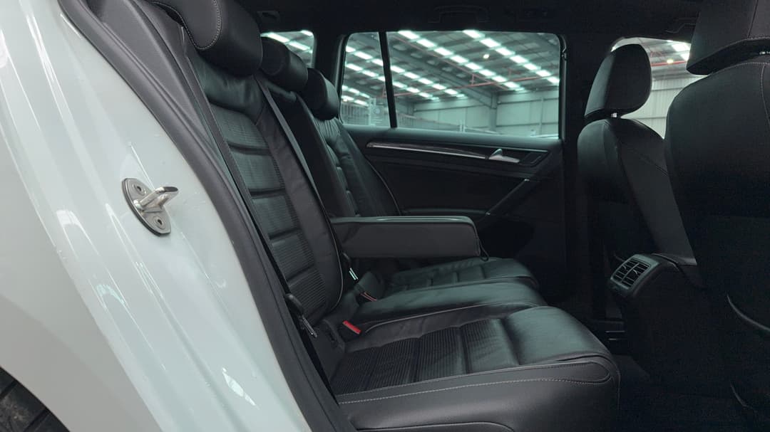 2018 Volkswagen Golf R, Automatic, 97822 km, Right Side Rear Door Cabin View