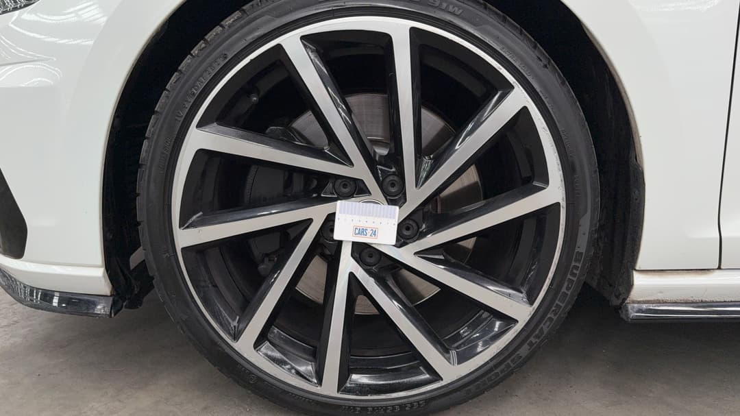 2018 Volkswagen Golf R, Automatic, 97822 km, Wheels Rim Front LHS Gutter Rash