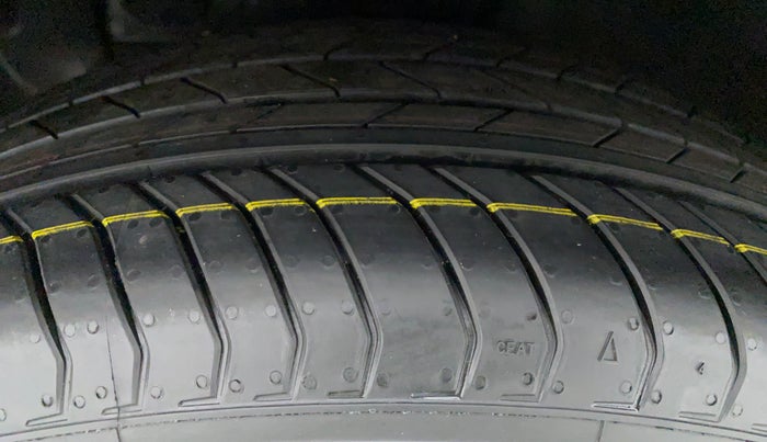 2016 Hyundai Elite i20 1.4 CRDI ASTA (O), Diesel, Manual, 65,699 km, Left Front Tyre Tread