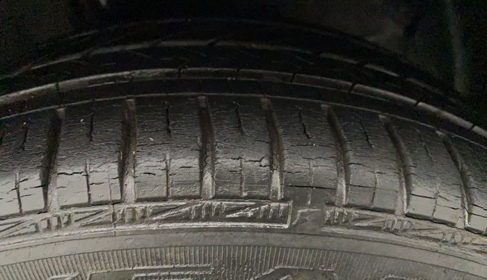 2015 Hyundai Grand i10 ASTA 1.2 KAPPA VTVT, Petrol, Manual, 25,182 km, Left Front Tyre Tread