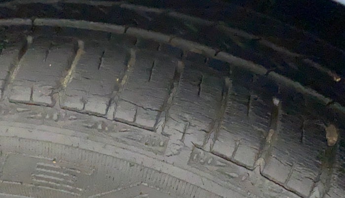 2015 Hyundai Grand i10 ASTA 1.2 KAPPA VTVT, Petrol, Manual, 25,182 km, Left front tyre - Minor crack