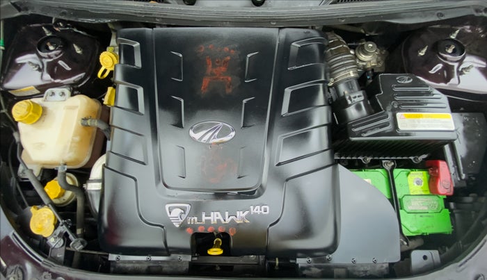 2014 Mahindra XUV500 W8 FWD, Diesel, Manual, 40,807 km, Engine Bonet View