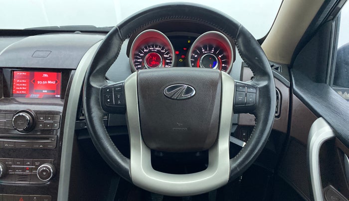 2014 Mahindra XUV500 W8 FWD, Diesel, Manual, 40,807 km, Steering Wheel