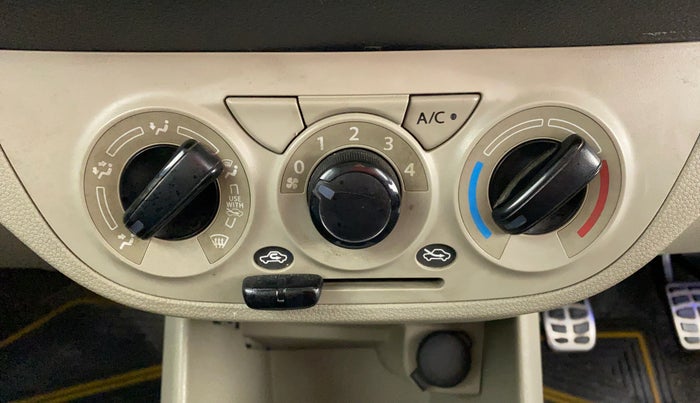 2015 Maruti Alto K10 VXI P, Petrol, Manual, 52,376 km, AC Unit - Directional switch has minor damage