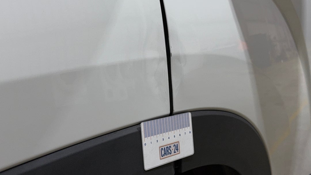 Quarter Panel Front LHS Guard Dent