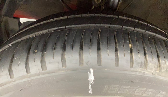 2015 Maruti Baleno DELTA 1.2 K12, Petrol, Manual, 61,602 km, Left Front Tyre Tread