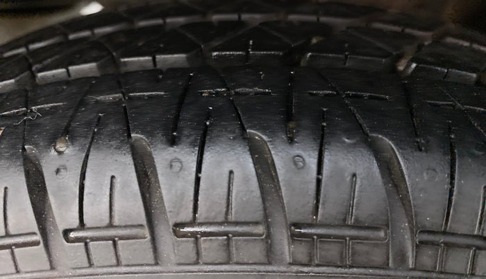 2012 Hyundai Eon D LITE PLUS, Petrol, Manual, 47,454 km, Left Rear Tyre Tread