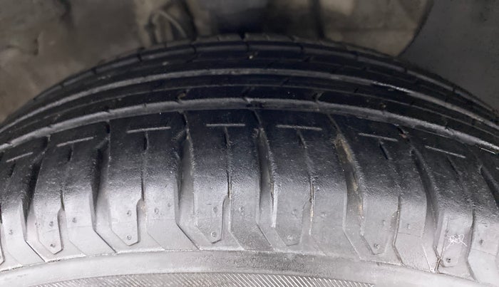 2016 Hyundai Elite i20 ASTA 1.2, Petrol, Manual, 85,394 km, Right Front Tyre Tread