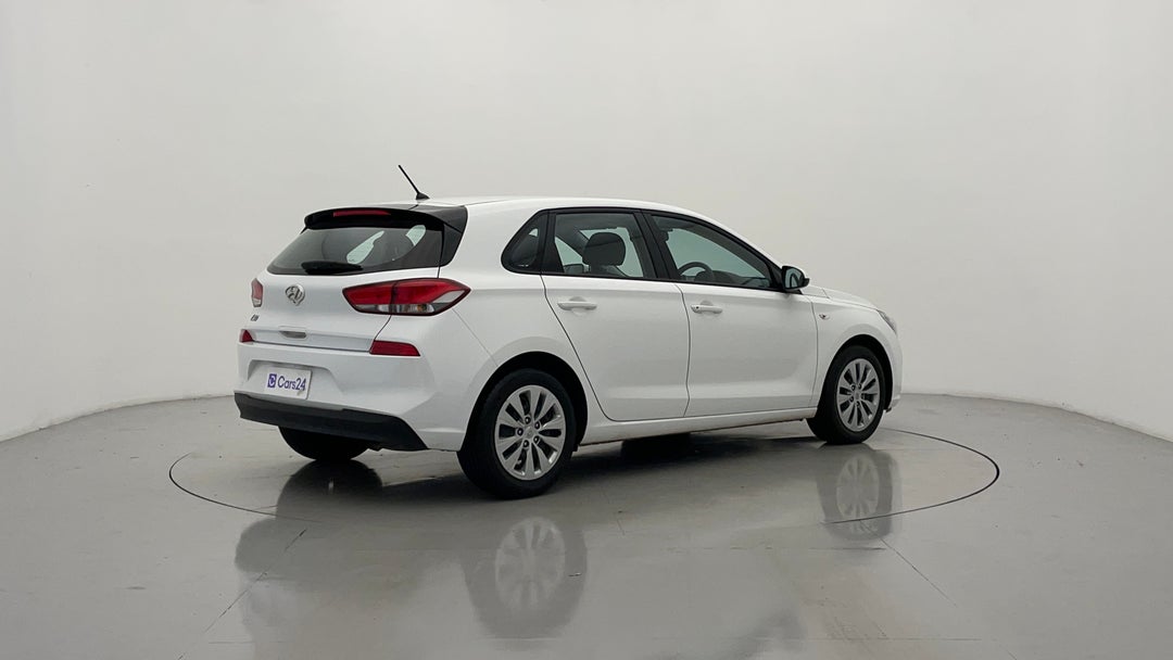 Right Back Diagonal (45- Degree) View