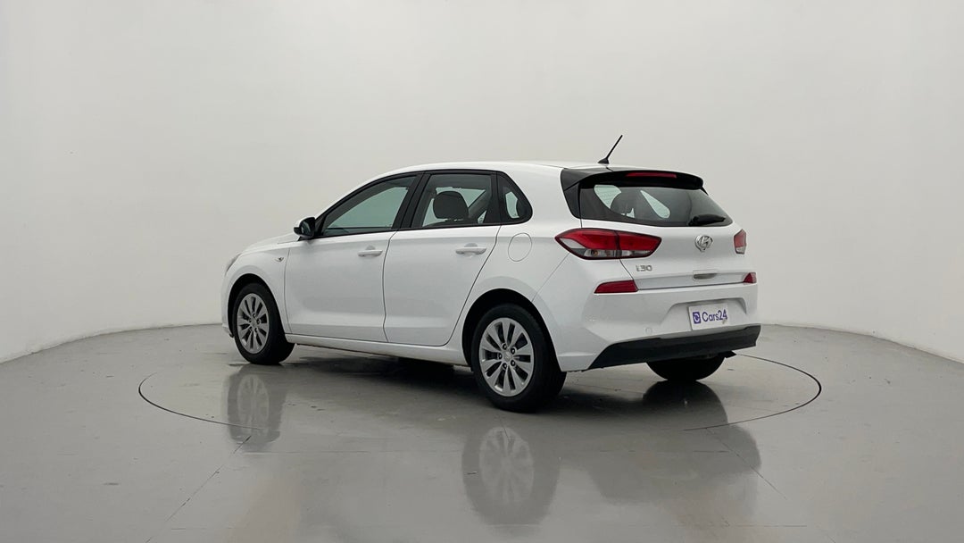 Left Back Diagonal (45- Degree) View