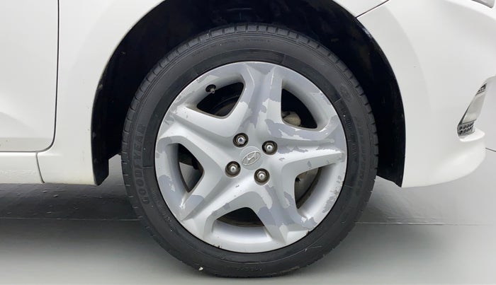 2017 Hyundai Elite i20 ASTA 1.2, Petrol, Manual, 28,507 km, Right Front Wheel