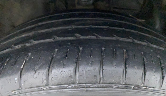 2017 Hyundai Elite i20 ASTA 1.2, Petrol, Manual, 28,507 km, Right Front Tyre Tread