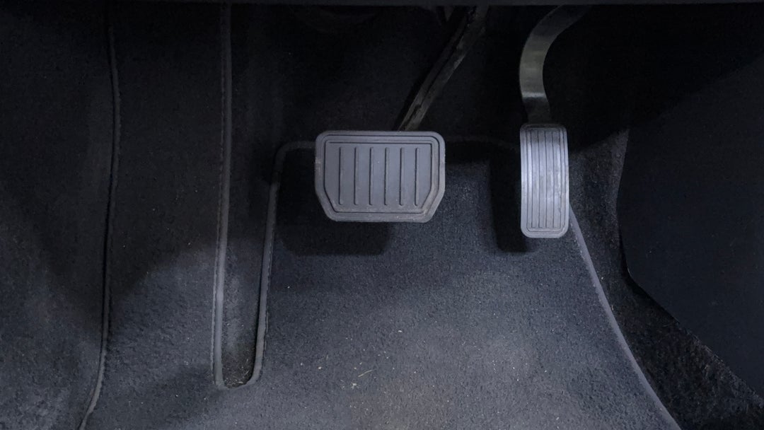 2021 Tesla Model 3 Standard Range Plus RWD, Automatic, 52580 km, Pedals and Footmat