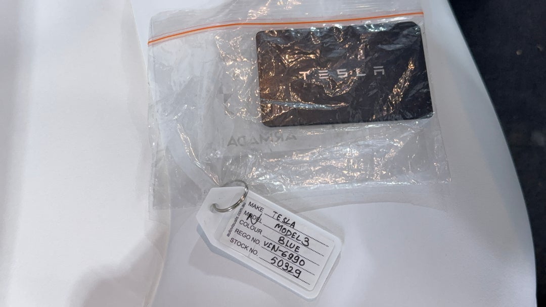 2021 Tesla Model 3 Standard Range Plus RWD, Automatic, 52580 km, Key Close-up