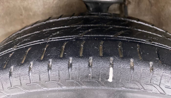 2018 Maruti Alto K10 VXI P, Petrol, Manual, 92,090 km, Left Front Tyre Tread