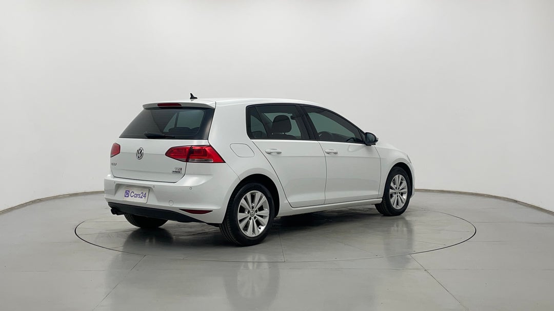 Right Back Diagonal (45- Degree) View