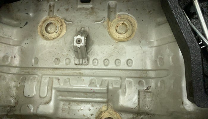 2014 Maruti Wagon R 1.0 VXI, Petrol, Manual, 32,849 km, Boot floor - Slightly dented