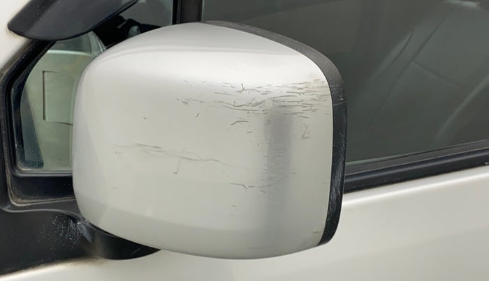 2014 Maruti Wagon R 1.0 VXI, Petrol, Manual, 32,849 km, Left rear-view mirror - ORVM switch has minor damage