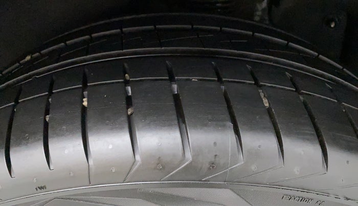 2018 Hyundai Tucson 2WD AT GL DIESEL, Diesel, Automatic, 51,520 km, Left Rear Tyre Tread
