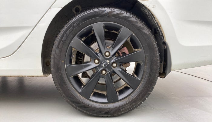 2011 Hyundai Verna FLUIDIC 1.6 VTVT SX, Petrol, Manual, 1,09,015 km, Left Rear Wheel