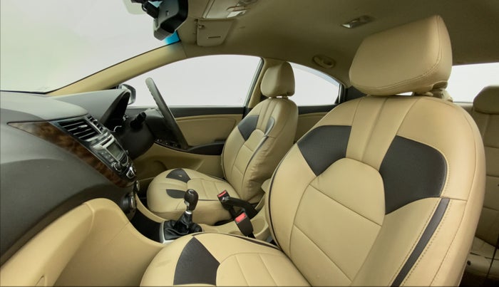 2011 Hyundai Verna FLUIDIC 1.6 VTVT SX, Petrol, Manual, 1,09,015 km, Right Side Front Door Cabin