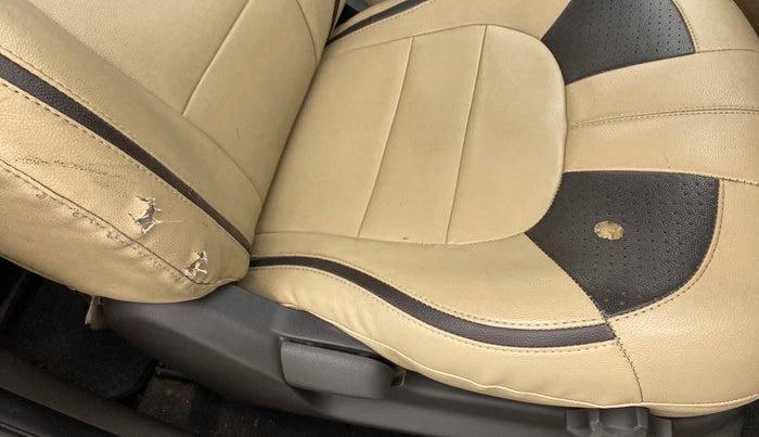 2011 Hyundai Verna FLUIDIC 1.6 VTVT SX, Petrol, Manual, 1,09,015 km, Driver seat - Cover slightly torn