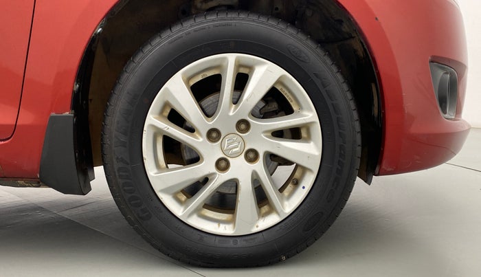 2013 Maruti Swift ZDI, Diesel, Manual, 52,458 km, Right Front Wheel
