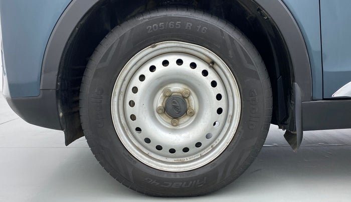 2021 Mahindra XUV300 1.2 W4 MT, Petrol, Manual, 15,778 km, Left Front Wheel