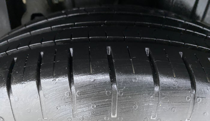 2021 Mahindra XUV300 1.2 W4 MT, Petrol, Manual, 15,778 km, Left Rear Tyre Tread