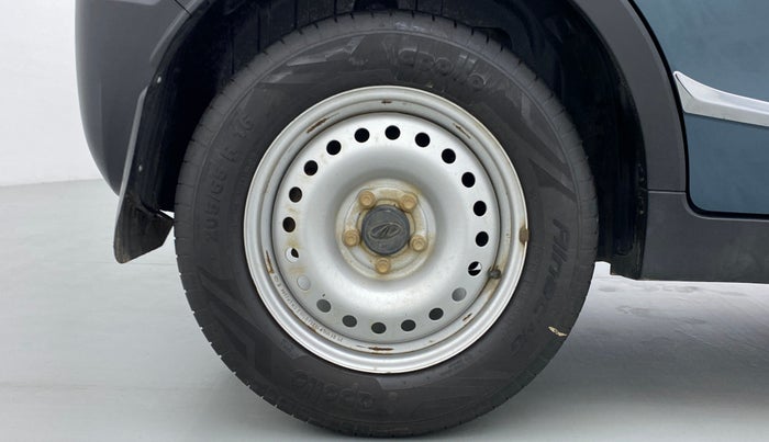 2021 Mahindra XUV300 1.2 W4 MT, Petrol, Manual, 15,778 km, Right Rear Wheel