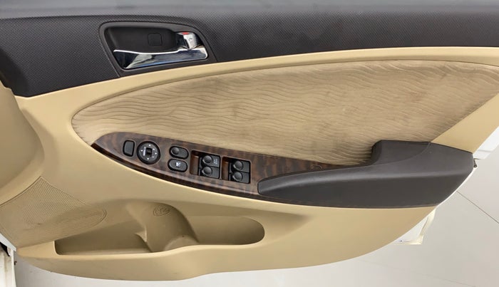 2012 Hyundai Verna FLUIDIC 1.6 CRDI SX, Diesel, Manual, 99,867 km, Driver Side Door Panels Control
