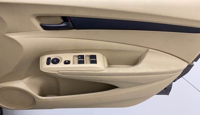 2011 Honda City 1.5L I-VTEC S MT, Petrol, Manual, 1,04,753 km, Driver Side Door Panels Control