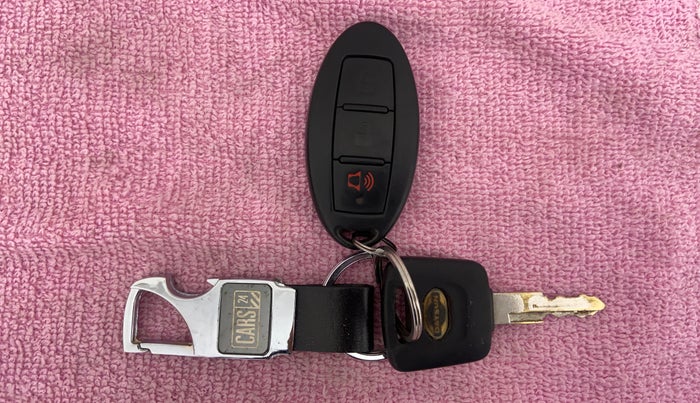 2016 Datsun Redi Go T (O), Petrol, Manual, 56,097 km, Key Close Up