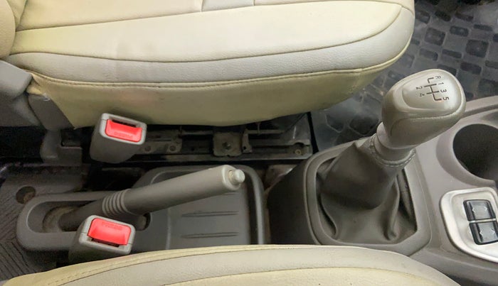 2016 Datsun Redi Go T (O), Petrol, Manual, 56,097 km, Gear Lever